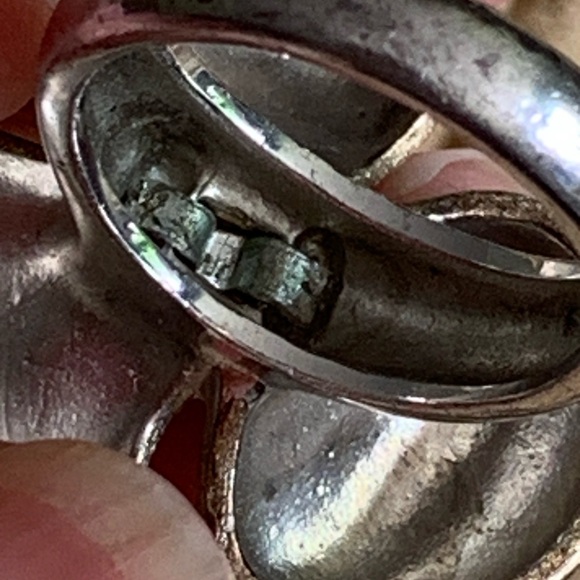 Large sterling blossom ring with rhodium plating. - Picture 6 of 8